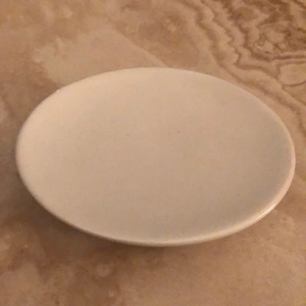 BEIGE SOAP DISH • STAINLESS BOTTOM • 5” x 4”